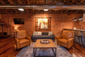 Interior - Newly renovated studio apartment in downtown Ruston, La! (Ruston)