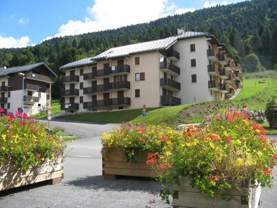 Cosy apartment at the foot of the slopes and in the heart of Lélex