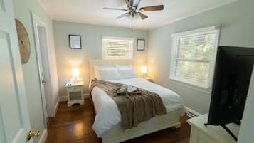 2 bedrooms, desk, iron/ironing board, free WiFi