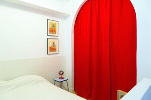 1 chambre, bureau, Wi-Fi gratuit, draps fournis