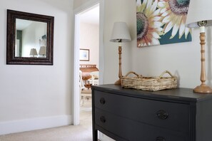 Interior - House located in downtown Frankfort • 5 blocks from Lake Michigan! (Frankfort)