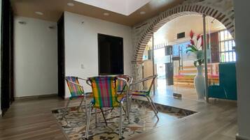 TV de tela plana 32 polegadas com canais a cabo, TV