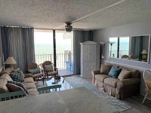 Condo, 2 Bedrooms | Living room