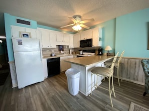 Condo, 2 quartos | Cozinha privada | Fogão