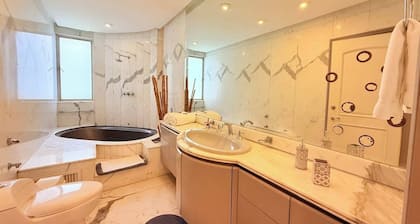 Penthouse de lujo con piscina privada en Poblado.