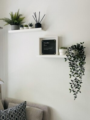 Interior - Gardner Lake 2 Queen/1King/2 Bath/Laundry- Private (Salem)