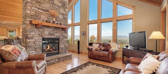 Rocky Mtn Natl Park views, close skiing & Hot Tub!