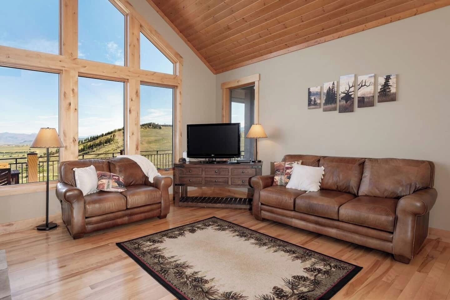 TV, fireplace, DVD player, offices
