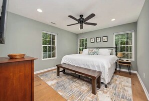 3 chambres, fer et planche à repasser, lit parapluie, Wi-Fi gratuit