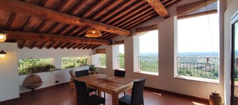 The terrace of Elas