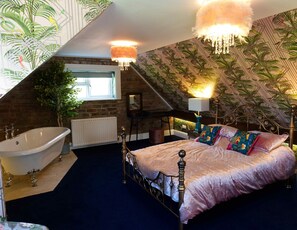 4 Schlafzimmer, Reisekinderbett, WLAN, Bettwäsche