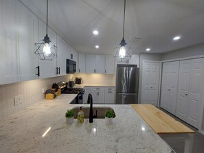 Fridge, microwave, oven, stovetop - Amazing 3/2 Condo, gated community at Club Cortile!! (Kissimmee)