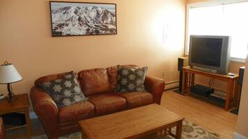 Rumah (Coolidge Falls 18B, Lincoln) | Eksterior