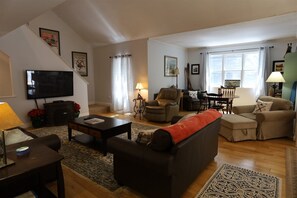 Casa (Forest Ridge 8C,  Lincoln) | Exterior