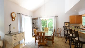 House (Forest Ridge 8C, Lincoln) | Bahagian luar