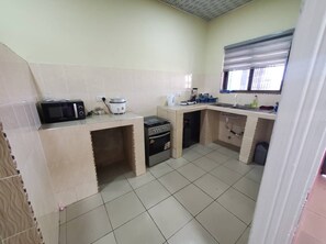 Fridge, microwave, blender