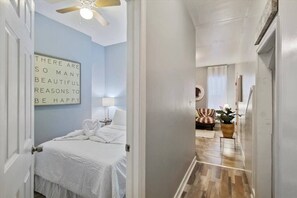 2 chambres, fer et planche à repasser, lit parapluie, Wi-Fi gratuit