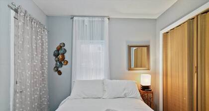 Renovated 2BR w/ Amenities