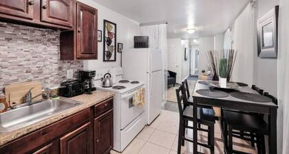 Renovated 2BR w/ Amenities