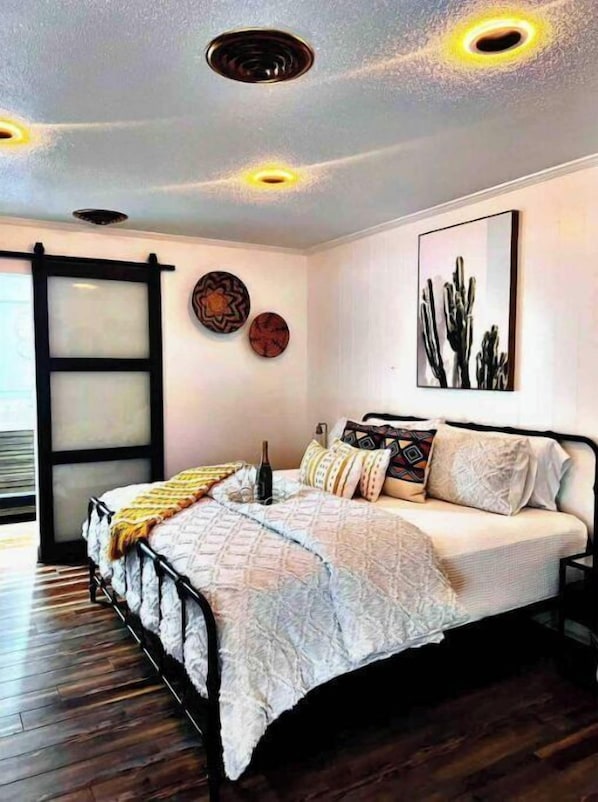 1 chambre, fer et planche Ă repasser, Wi-Fi gratuit, draps fournis
