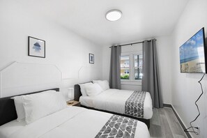 2 habitaciones, tabla de planchar con plancha, wifi y ropa de cama 