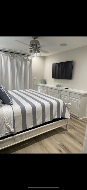 5 bedrooms, iron/ironing board, free WiFi, bed sheets