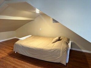 2nd floor area, Bedroom #3, Queen sized bed (3)