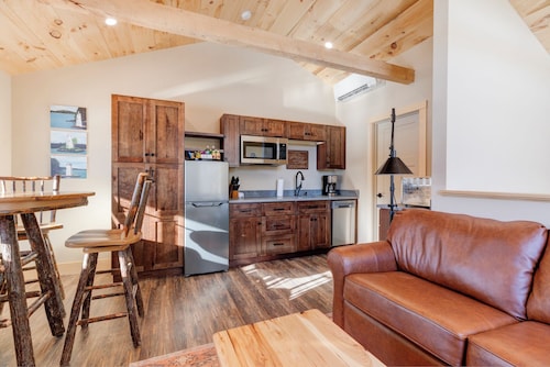 1 Bed/1.5 Bath Suite #10 at The Lodge | Minutes from Sunapee Harbor & Mt Sunapee