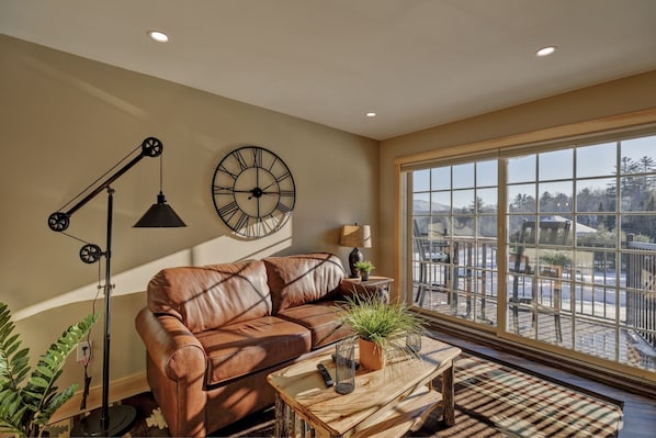 Smart TV - 2 Bed/2 Bath Suite #5 at The Lodge | Minutes from Sunapee Harbor & Mt. Sunapee (Sunapee)