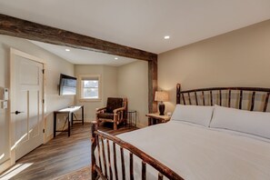 2 bedrooms, iron/ironing board, WiFi, bed sheets - 2 Bed/2 Bath Suite #5 at The Lodge | Minutes from Sunapee Harbor & Mt. Sunapee (Sunapee)