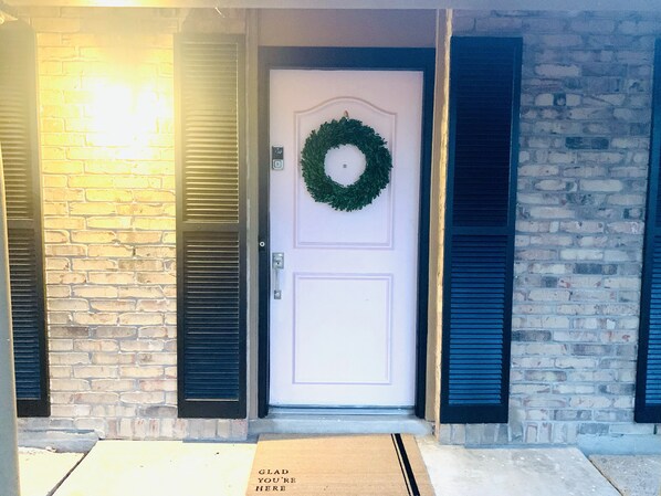 Unclassified image, 1 of 35, button