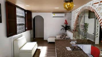 TV LCD 32 polegadas com canais a cabo, TV, pisos aquecidos