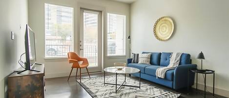 テレビ、書斎 / ワークスペース