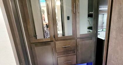 Bougie Bessie - Delivered to you!