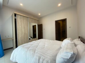 2 bedrooms, desk, iron/ironing board, free WiFi