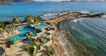 5★ SAPPHIRE SUNRISE-2 Story Direct Ocean Beachfront Villa- Luxe Reno!