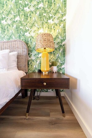 1 bedroom, iron/ironing board, WiFi, bed sheets - Palm Springs Room #1– Retro-Chic Desert Escape Near Chattanooga (Trenton)