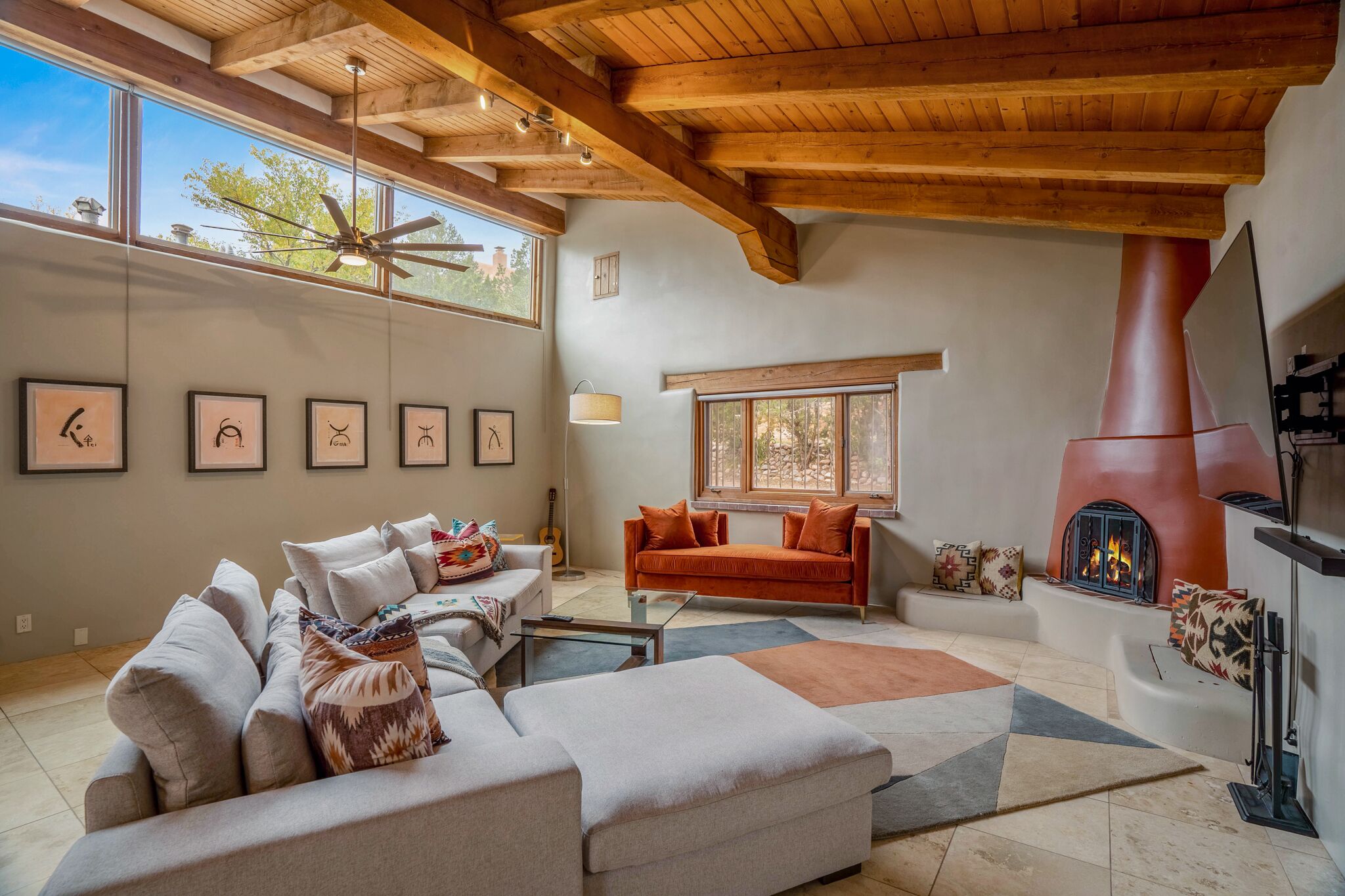 Casa Ursula - a hillside gem with Sangre de Cristo views, 10 min. walk to Plaza