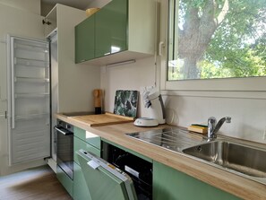 Réfrigérateur, four, plaque de cuisson, lave-vaisselle