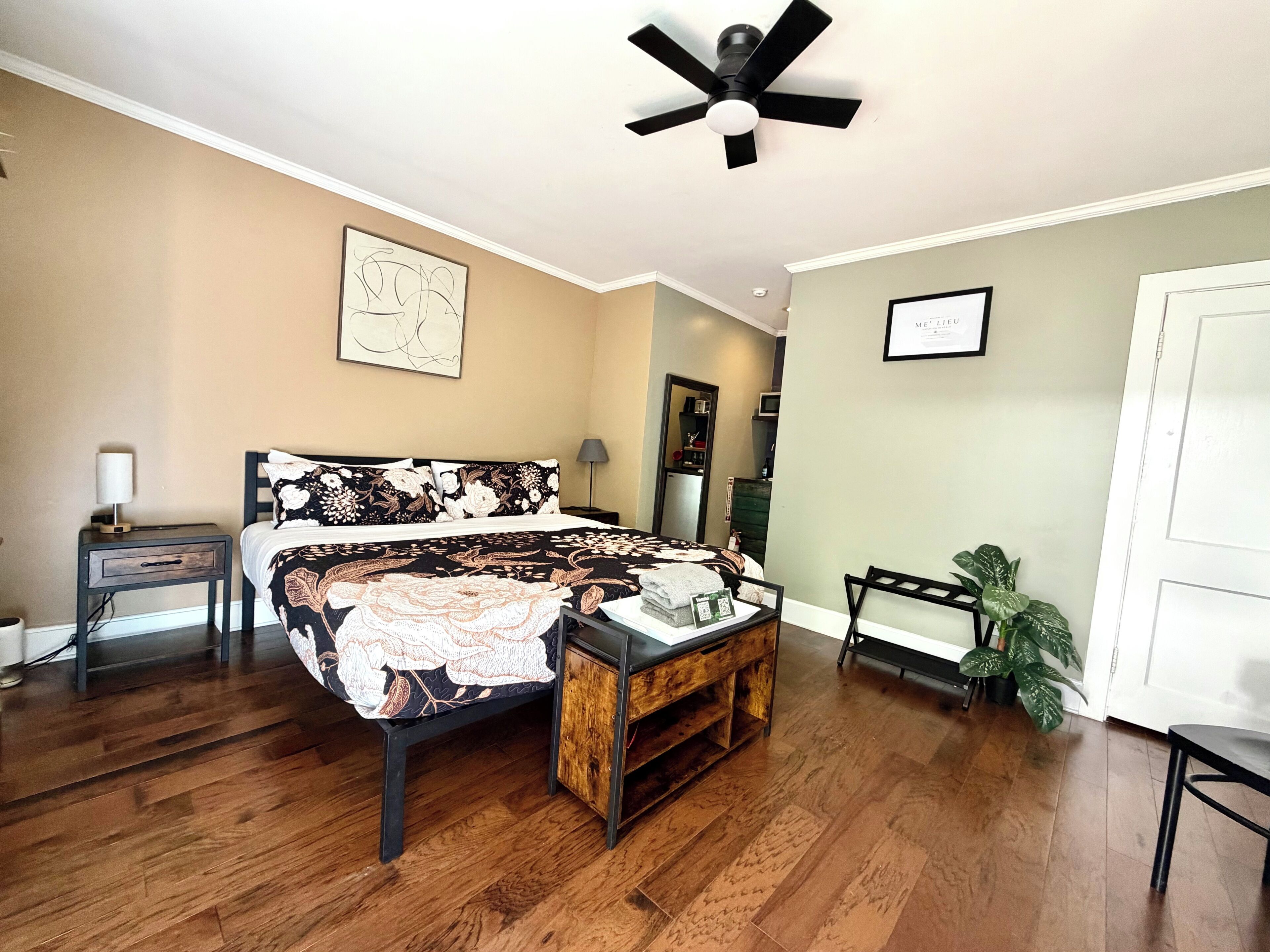 Desk, iron/ironing board, WiFi (free), bed sheets