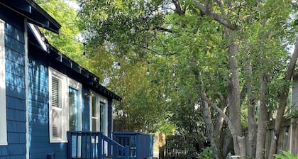 Few blocks from the best uptown shops and restaurants