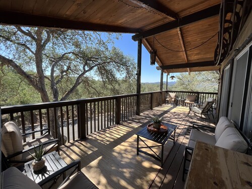 Lake House in the beautiful Oak Shores Community w/WiFi