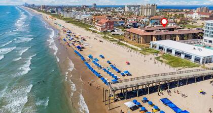 Steps away from beach. New Beach Condo at Tiki ‘The Lost Lobster’ $Discounted$