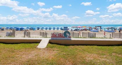 Steps away from beach. New Beach Condo at Tiki ‘The Lost Lobster’ $Discounted$