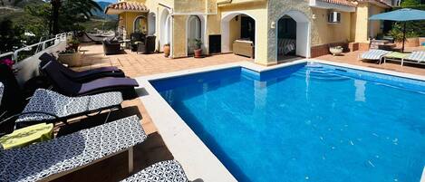 屋外プール、温水プール