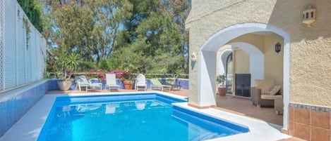 Piscine extérieure, piscine chauffée