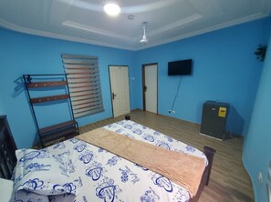1 bedroom, iron/ironing board, bed sheets - Affordable & Sweet One Bedroom Apartment with Living Room & Bathtub (Greater Accra Region)