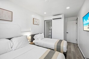 2 habitaciones, tabla de planchar con plancha, wifi y ropa de cama 