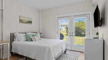 2 chambres, bureau, fer et planche Ă repasser, lit parapluie