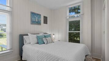 2 bedrooms, desk, iron/ironing board, travel crib